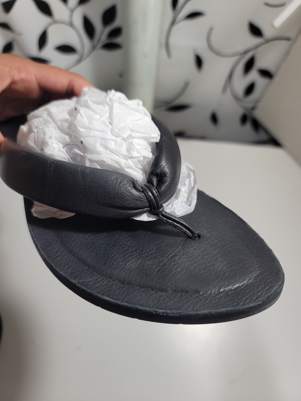 Eileen Fisher Black Leather Thong Sandals - Picture 5 of 5